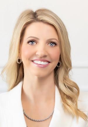 Caitlin E. Prossner headshot